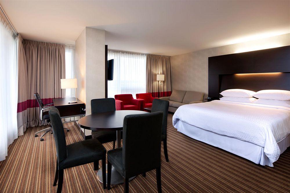 Four Points by Sheraton Lévis Convention Centre Esterno foto
