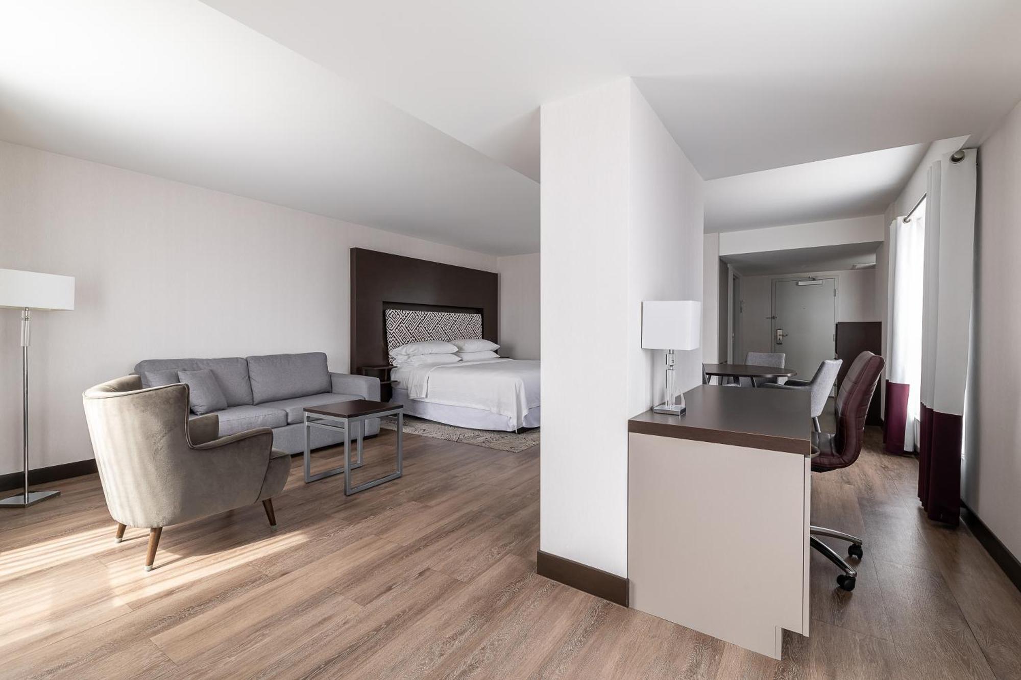 Four Points by Sheraton Lévis Convention Centre Esterno foto