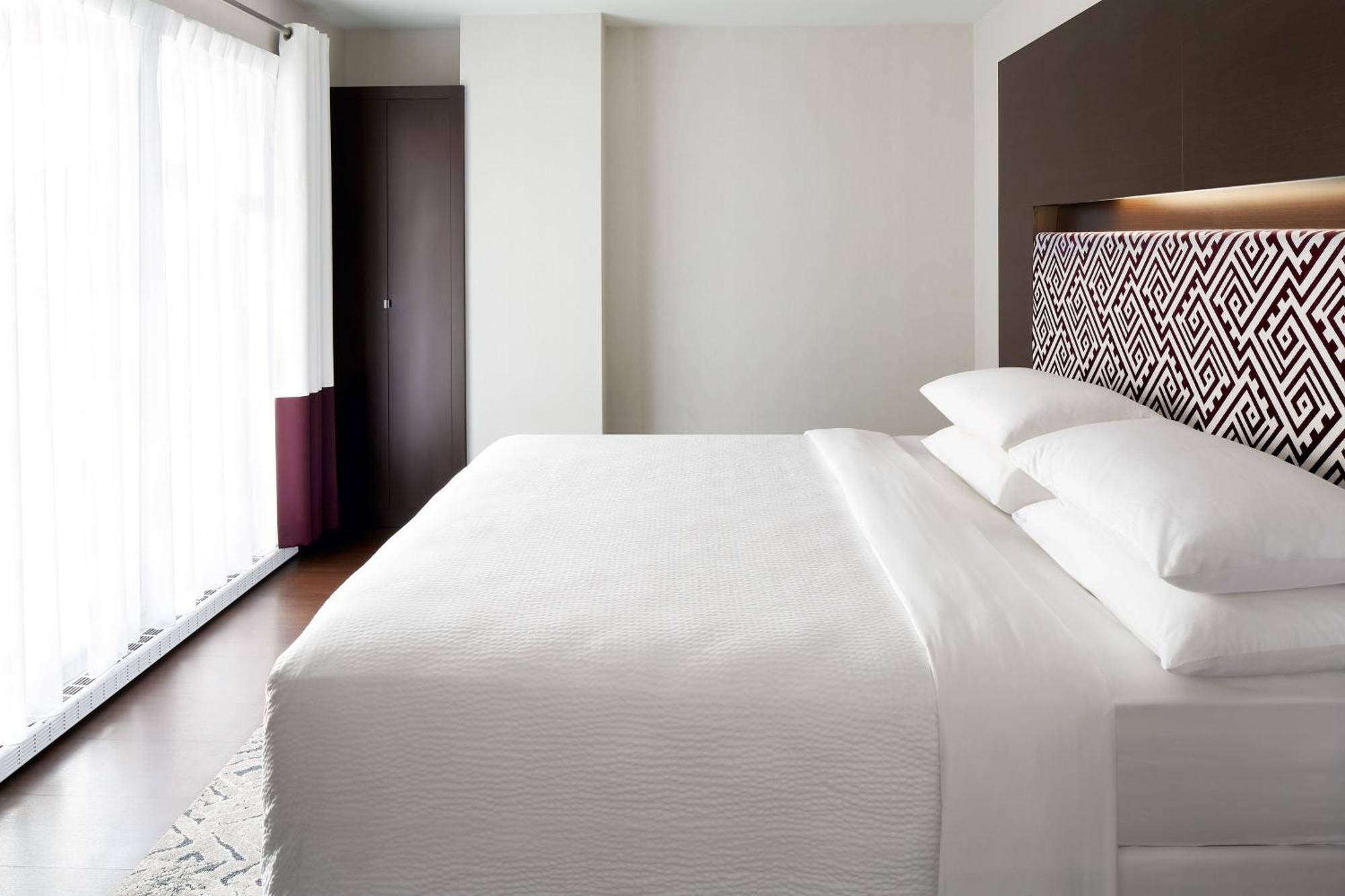 Four Points by Sheraton Lévis Convention Centre Esterno foto