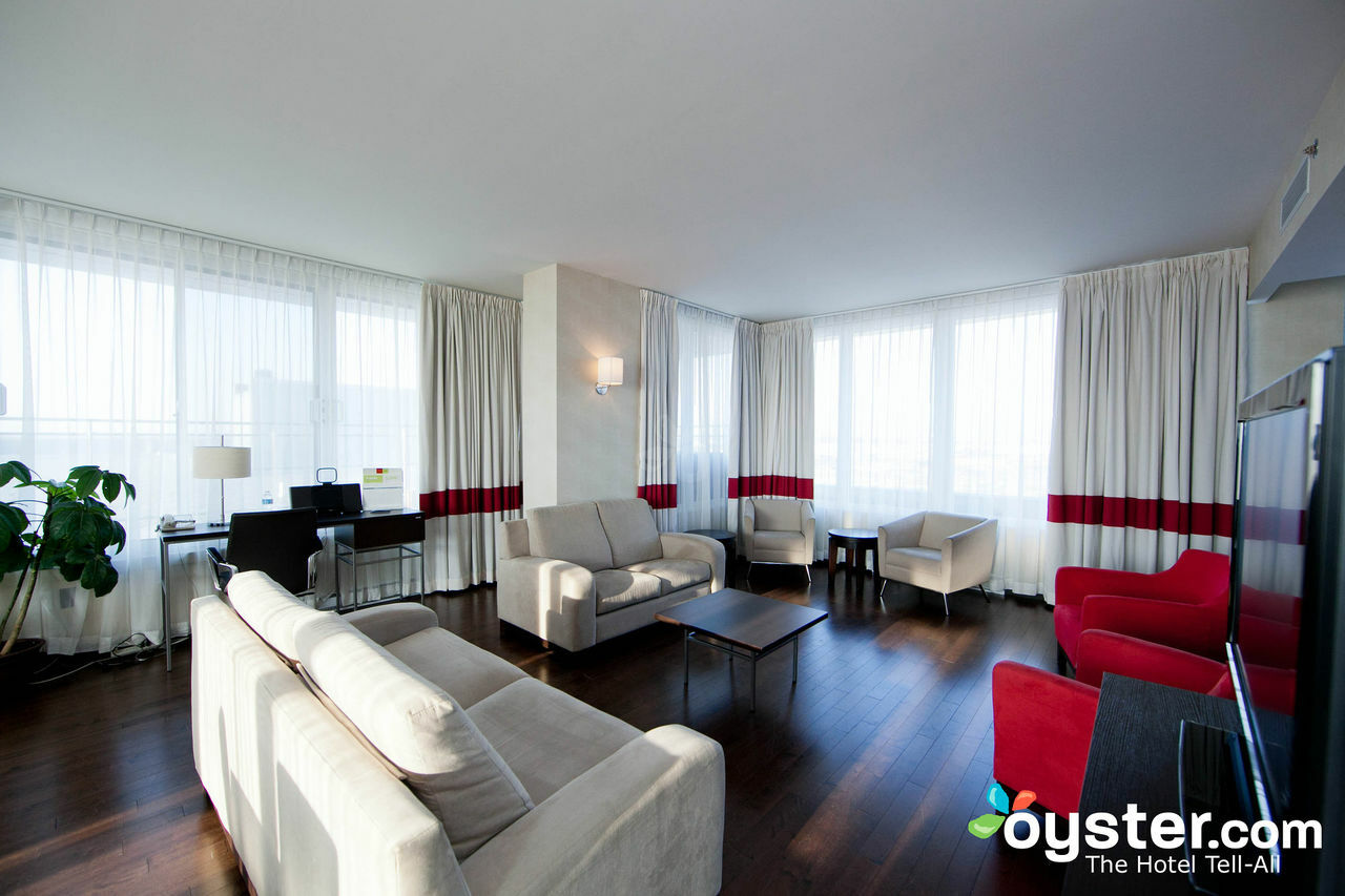 Four Points by Sheraton Lévis Convention Centre Esterno foto